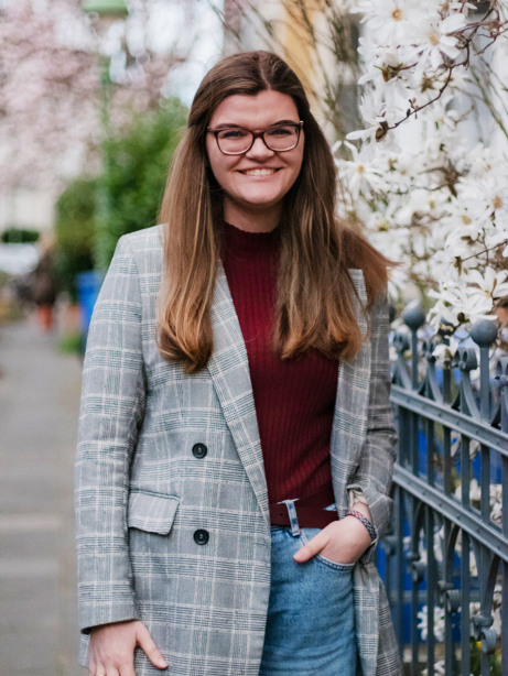 Journalistin des Journalismusstipendiums der katholischen Journalistenschule ifp in München 