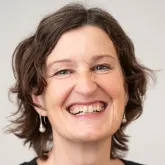 Margit Kolakowska ist Assistentin des Vorstands beim ifp. 